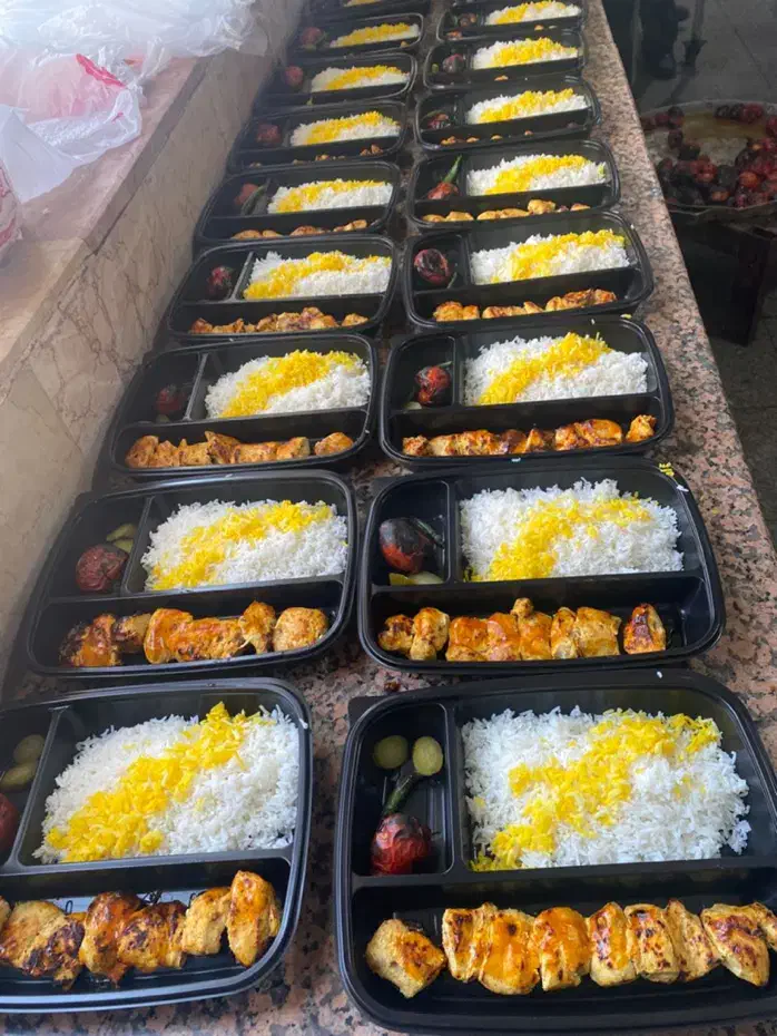 تهیه غذا مجالس شما با کیفیت و قیمت مناسب|خدمات پذیرایی، مراسم|کرمان, |دیوار