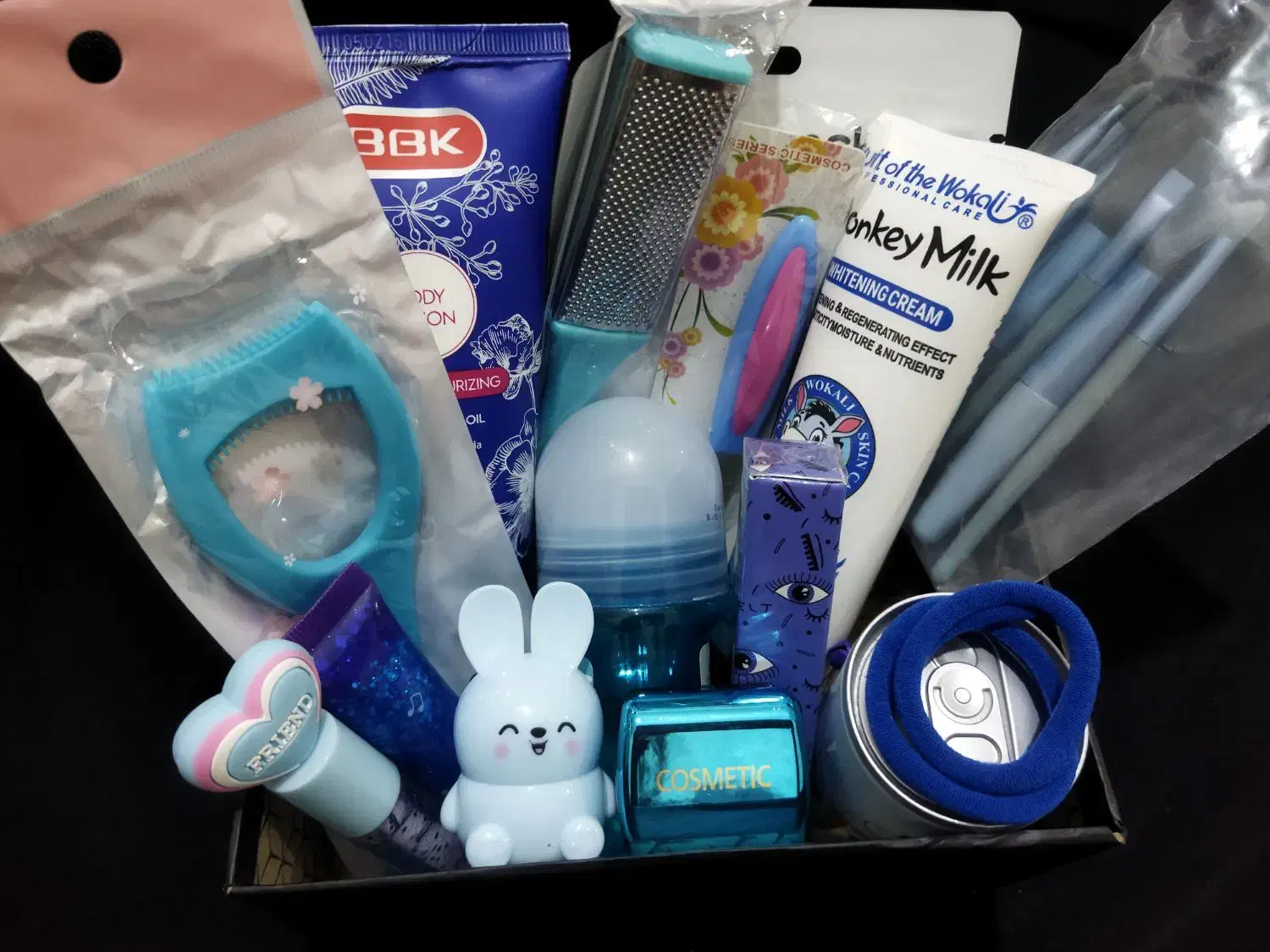 پک های اقتصادی لوازم آرایشی روز زن مادر|آرایشی، بهداشتی، درمانی|آران و بیدگل, |دیوار