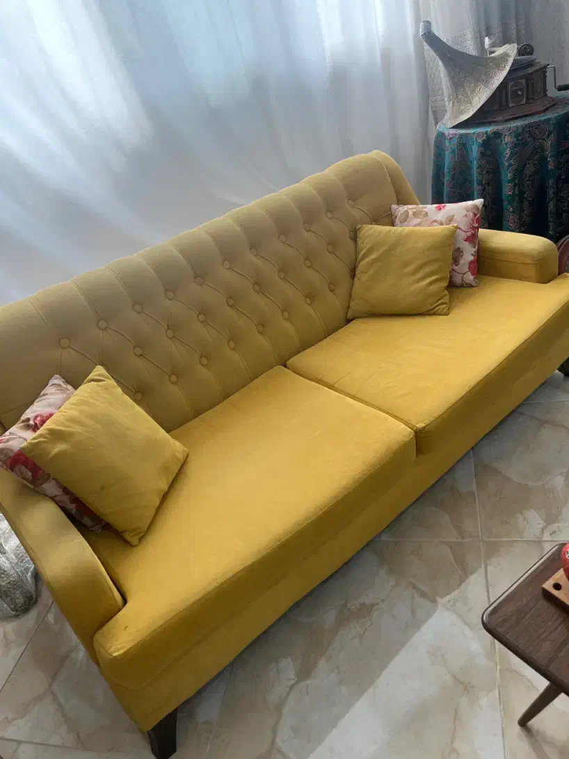 مبل۷ نفره ب همراه میز وسط|مبلمان خانگی و میز عسلی|کرج, شهرک آسمان|دیوار