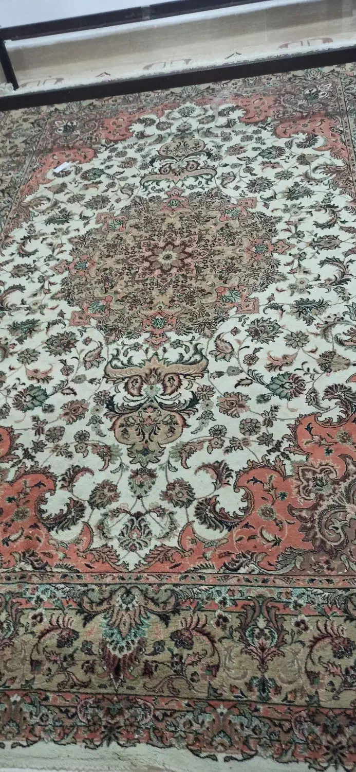 فرش ۹متریزمینه کرم|فرش|شاهینشهر, عطار|دیوار