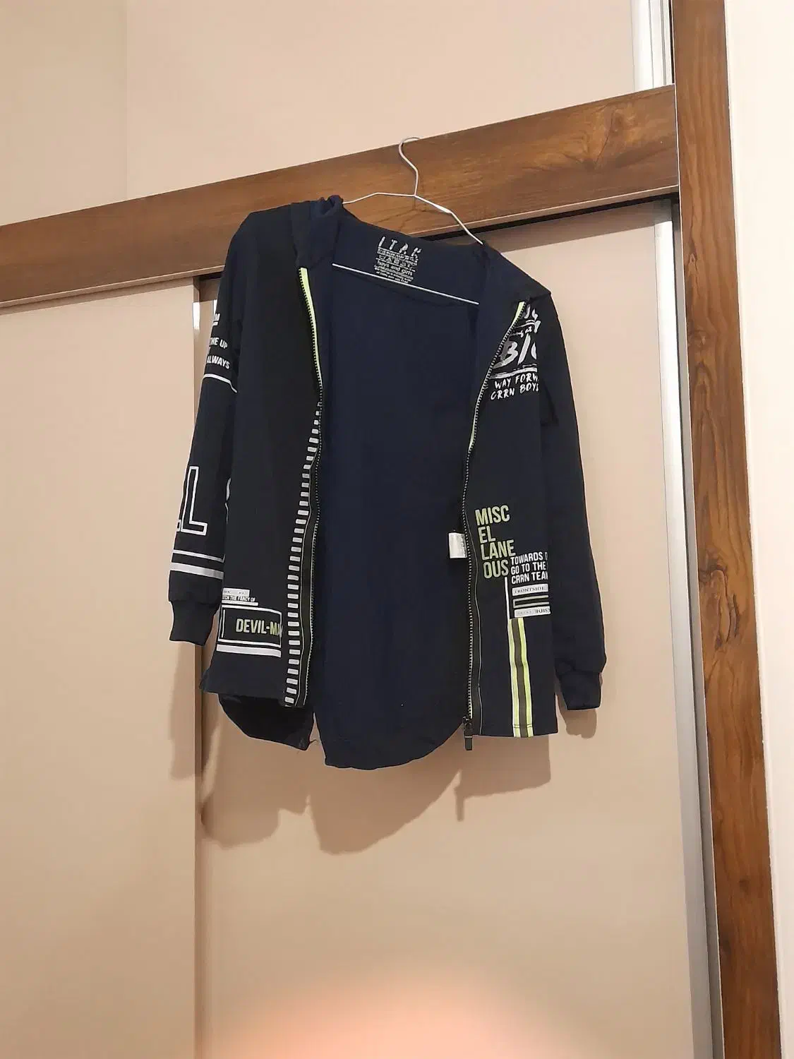 تعدادی وسایل|ظروف سرو و پذیرایی|تبریز, |دیوار