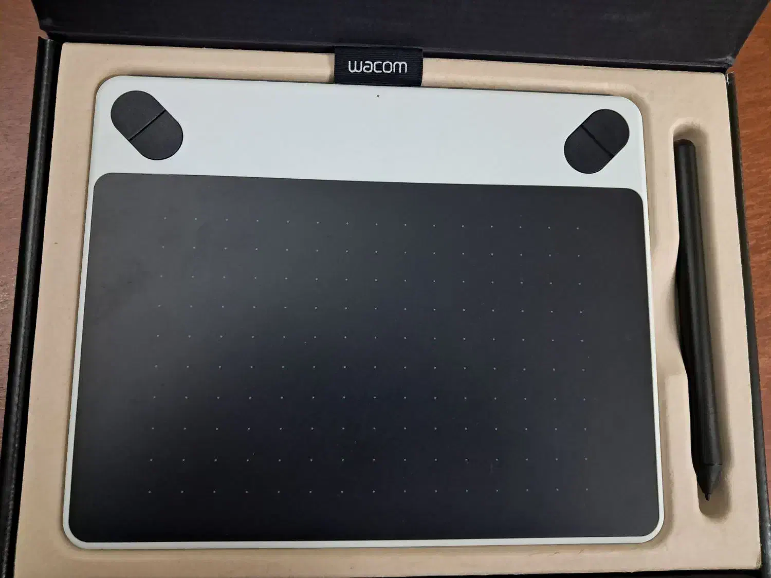 قلم نوری Wacom مدل intuos|قطعات و لوازم جانبی رایانه|اسفراین, |دیوار