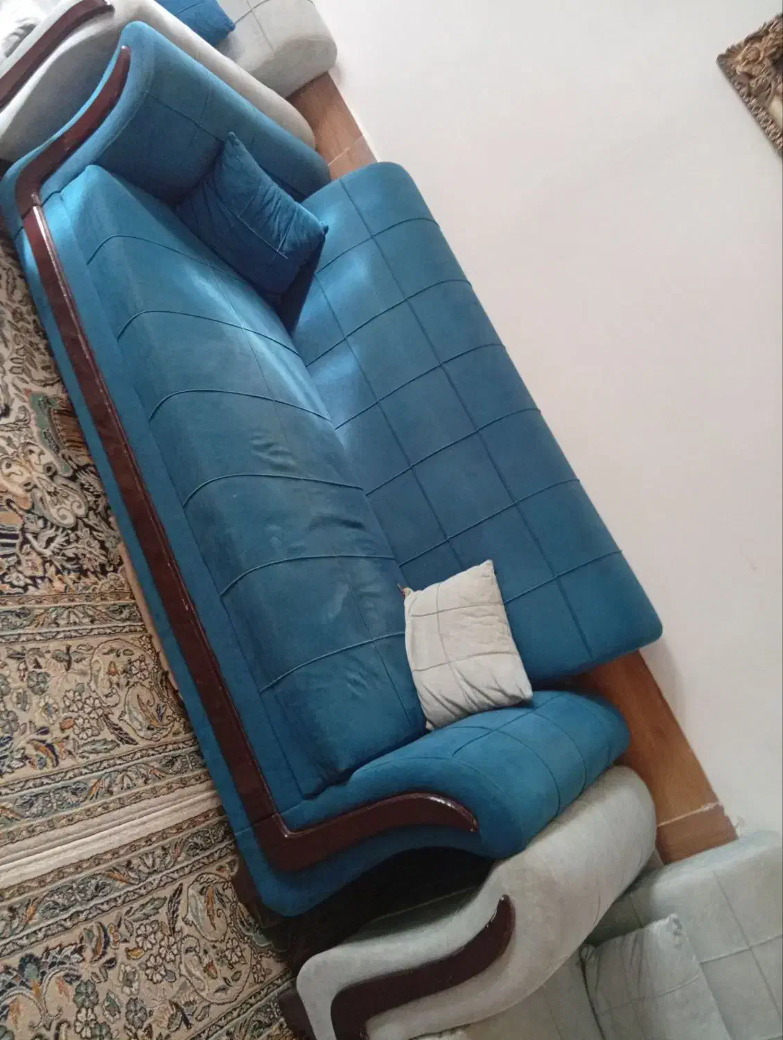 دو دست مبل راحتی سالم در حد نو|مبلمان خانگی و میز عسلی|تربتحیدریه, سرمحله|دیوار