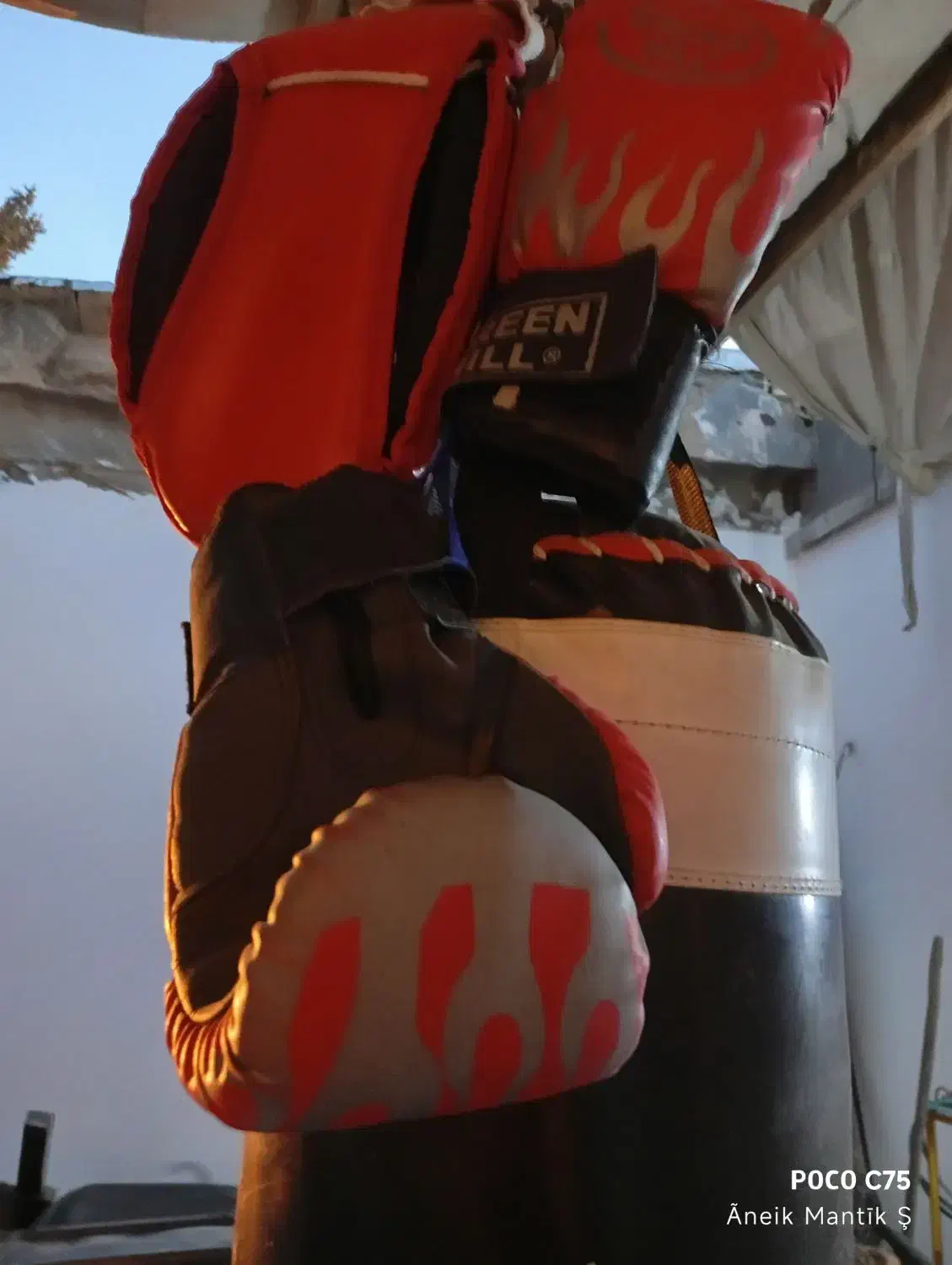 کیسه بوکس آدیداس با  کلاه و دستکش  حرفه ای|تجهیزات ورزشی|اصفهان, مولوی|دیوار