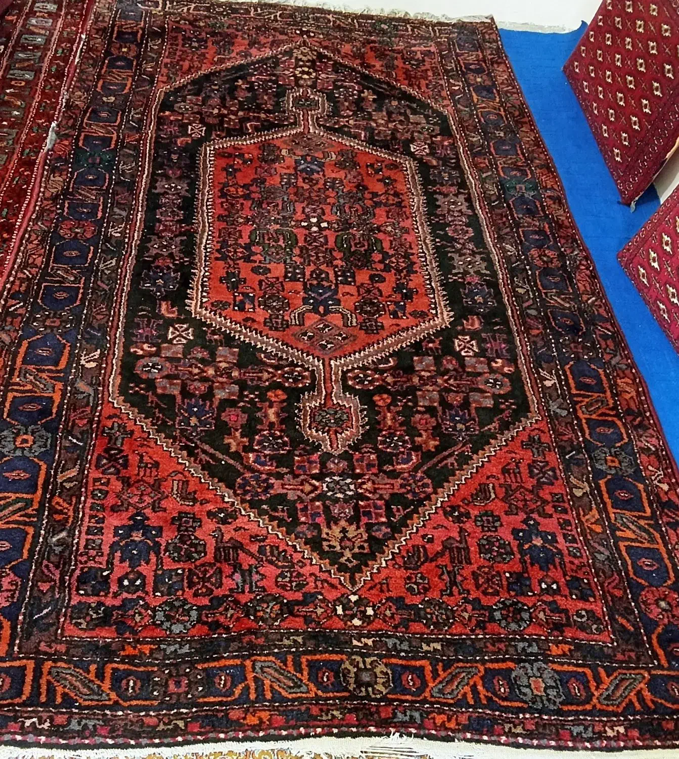 فرش دستبافت قدیمی قابل تعمیر|فرش|زنجانرود, |دیوار