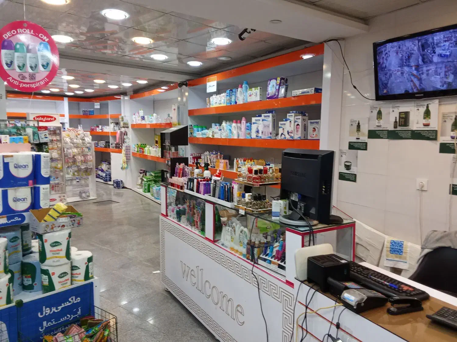 اجاره زیر زمین تجاری نبش میدان آذادگان|اجارهٔ مغازه و غرفه|مراغه, |دیوار