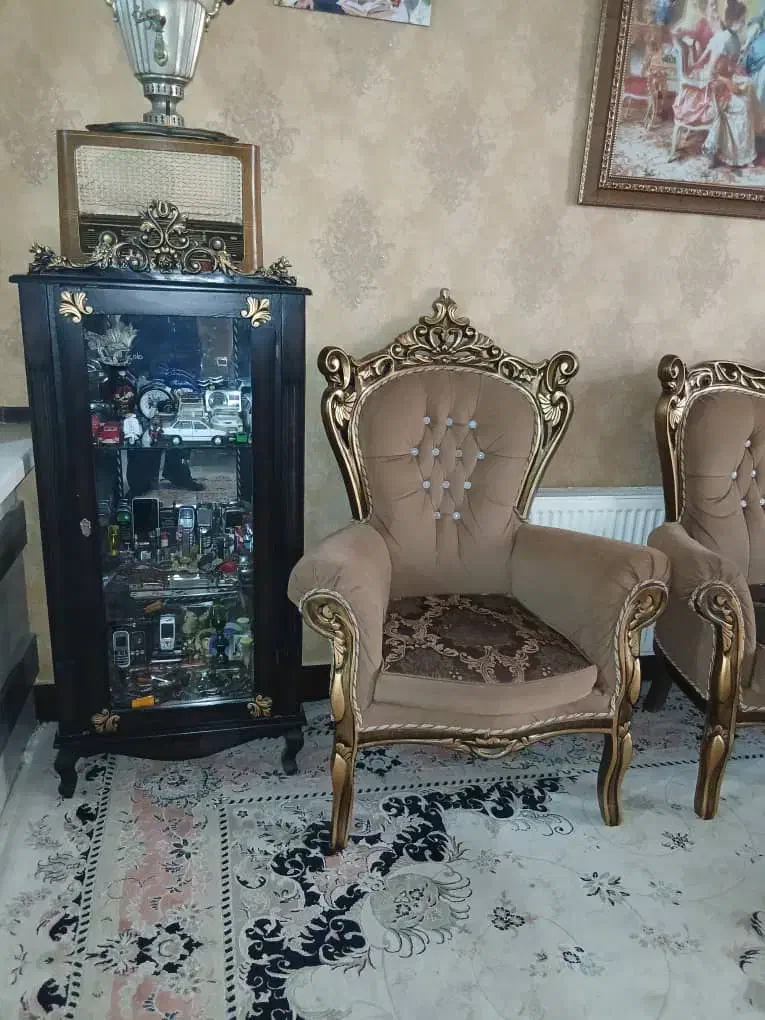 مبل سلطنتی|مبلمان خانگی و میز عسلی|اصفهان, قهجاورستان|دیوار