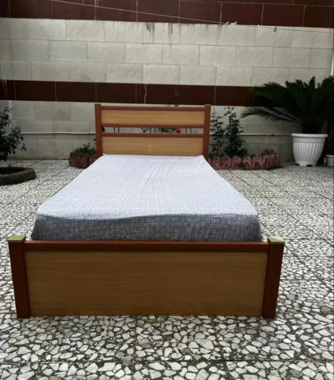 تخت تکنفره و خوش خواب|تخت و سرویس خواب|بندر انزلی, ژاندارمری|دیوار