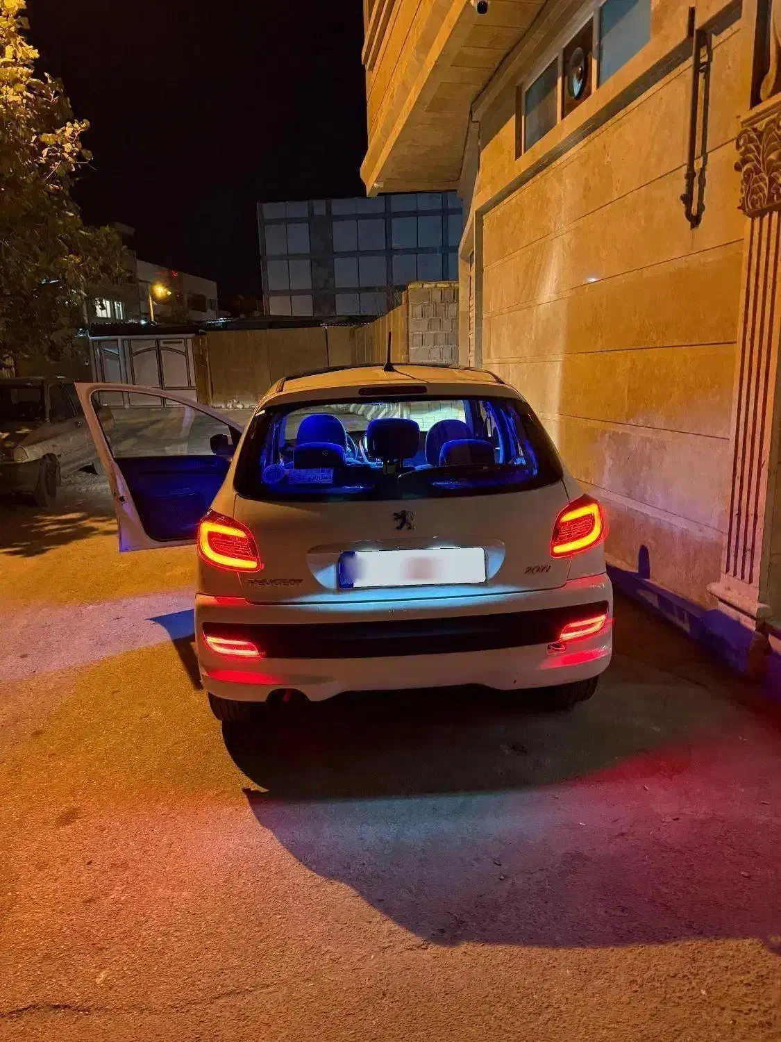 207مدل۱۴۰۴پاناارتقایافته باکلی لوازم اضاف|خودرو سواری و وانت|شیراز, سیاه سنگ|دیوار