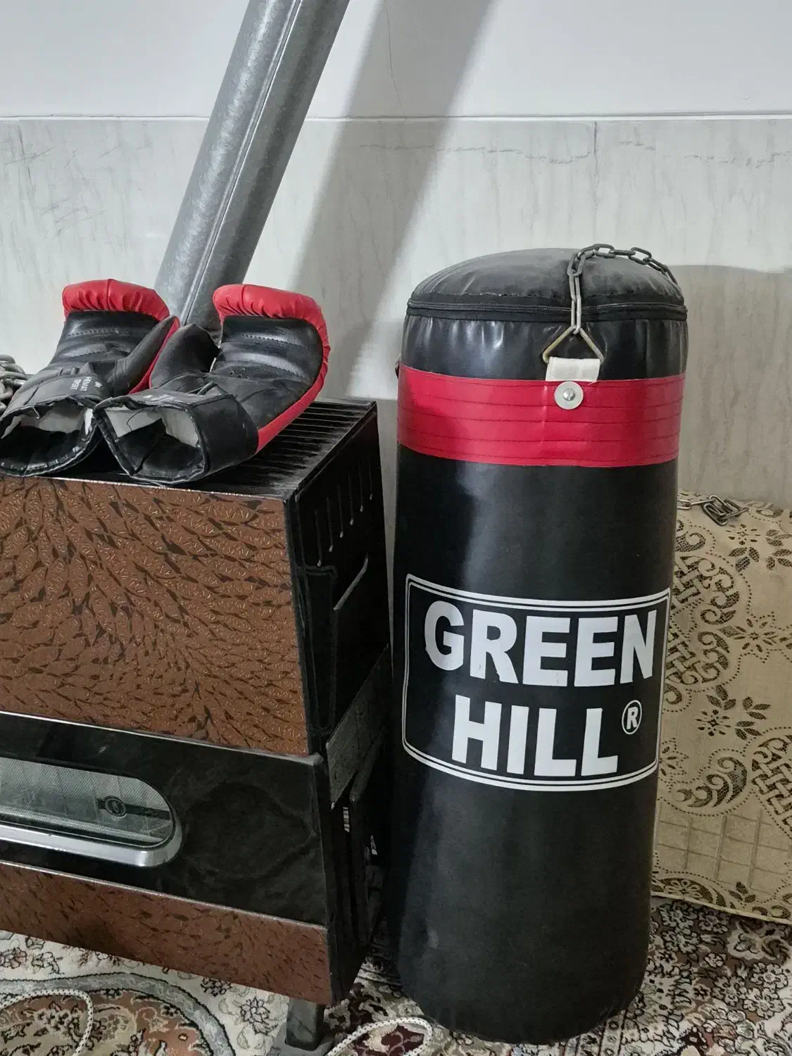 کیسه بوکس با دستکش بوکس|تجهیزات ورزشی|یزد, |دیوار