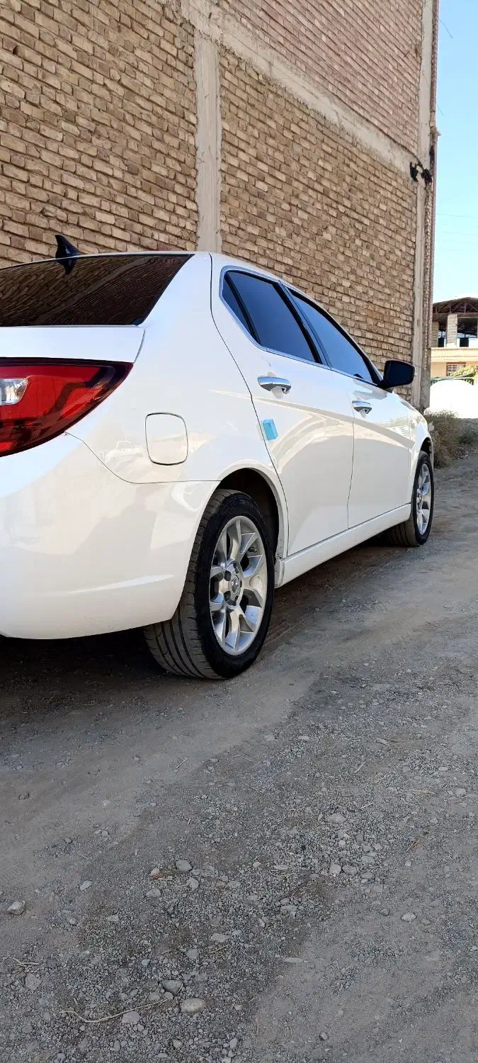 فروش دنا پلاس اتومات 1402 سفید|خودرو سواری و وانت|بافت, |دیوار