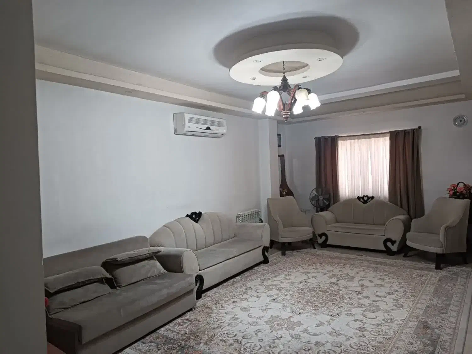 مبل ۷ نفره در حد نو|مبلمان خانگی و میز عسلی|رشت, سلیمانداراب|دیوار