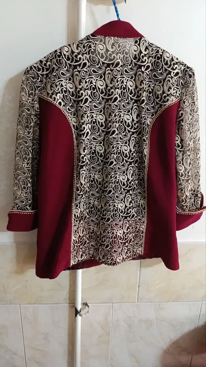 کت و دامن نو|لباس|اصفهان, عمان سامانی|دیوار