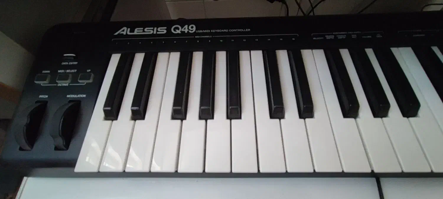 میدی کنترل درحد نو|پیانو، کیبورد، آکاردئون|صدرا-فارس, فاز ۱|دیوار