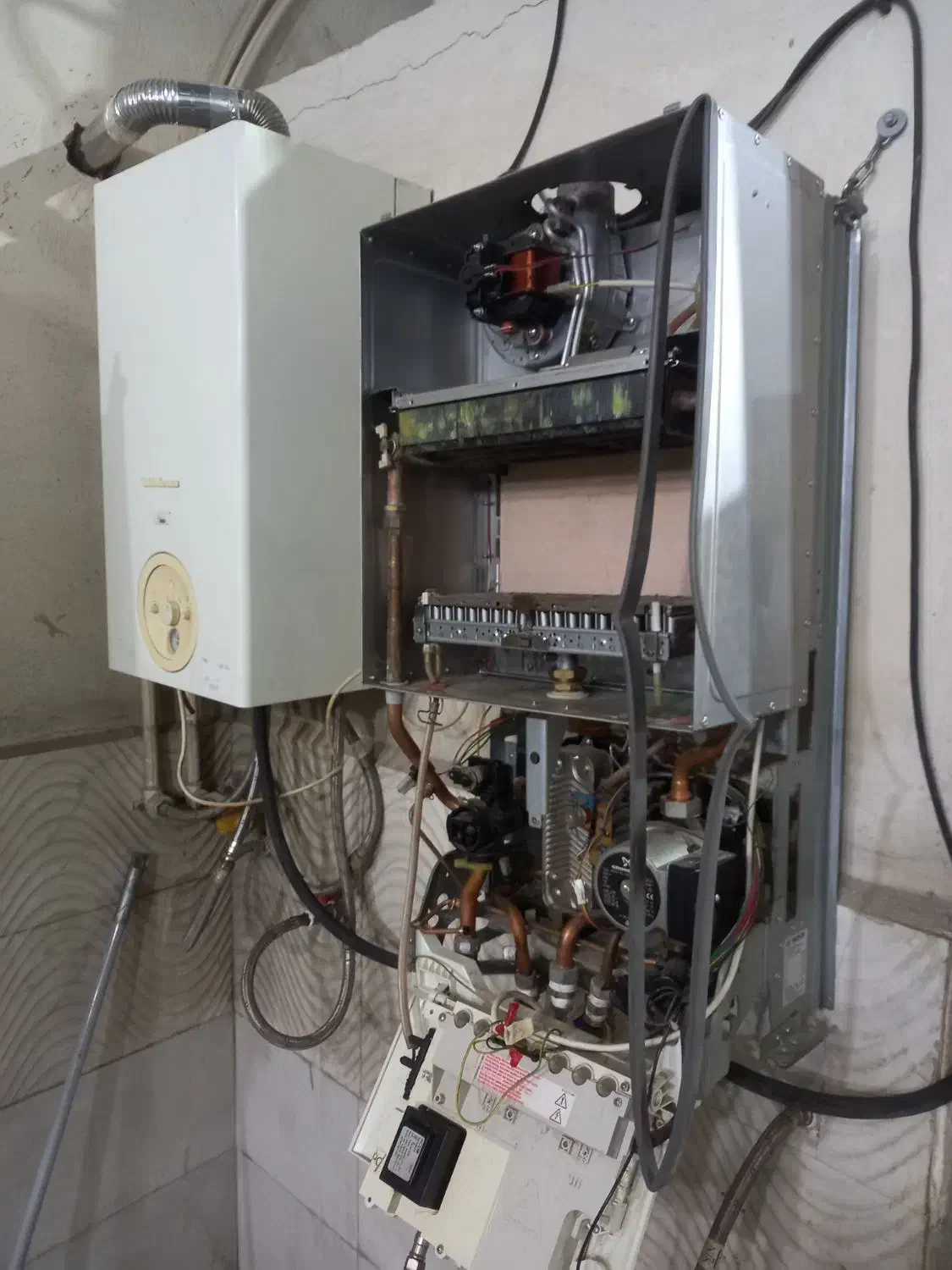 فروش پکیج و تعمیر و نصب خدمات ۰ تا ۱۰۰ پکیج|آبگرمکن، پکیج، شوفاژ|ورامین, خیر آباد|دیوار