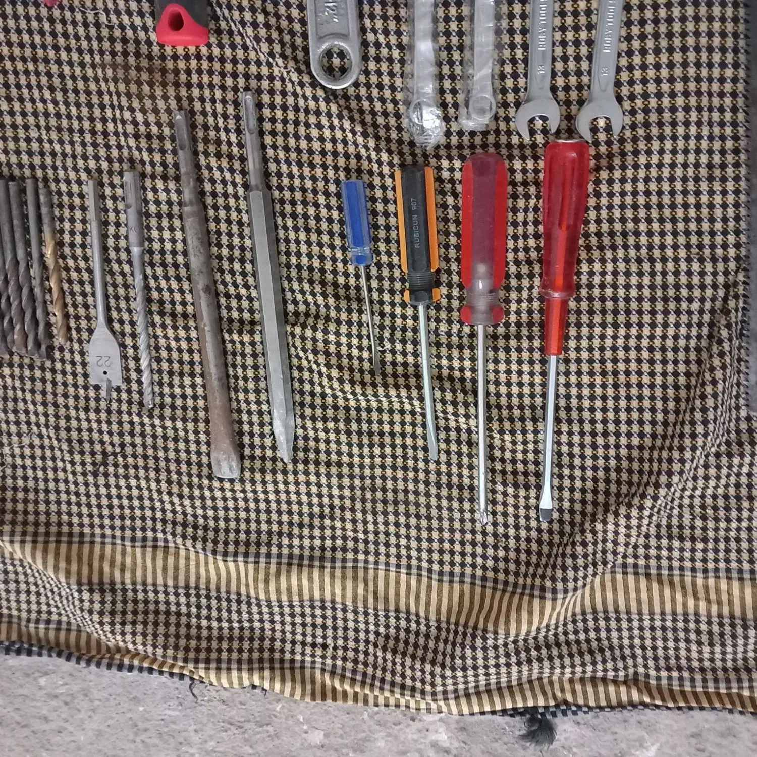 تعدادی ابزارآلات  قابل استفاده|ابزارآلات|شهرکرد, |دیوار