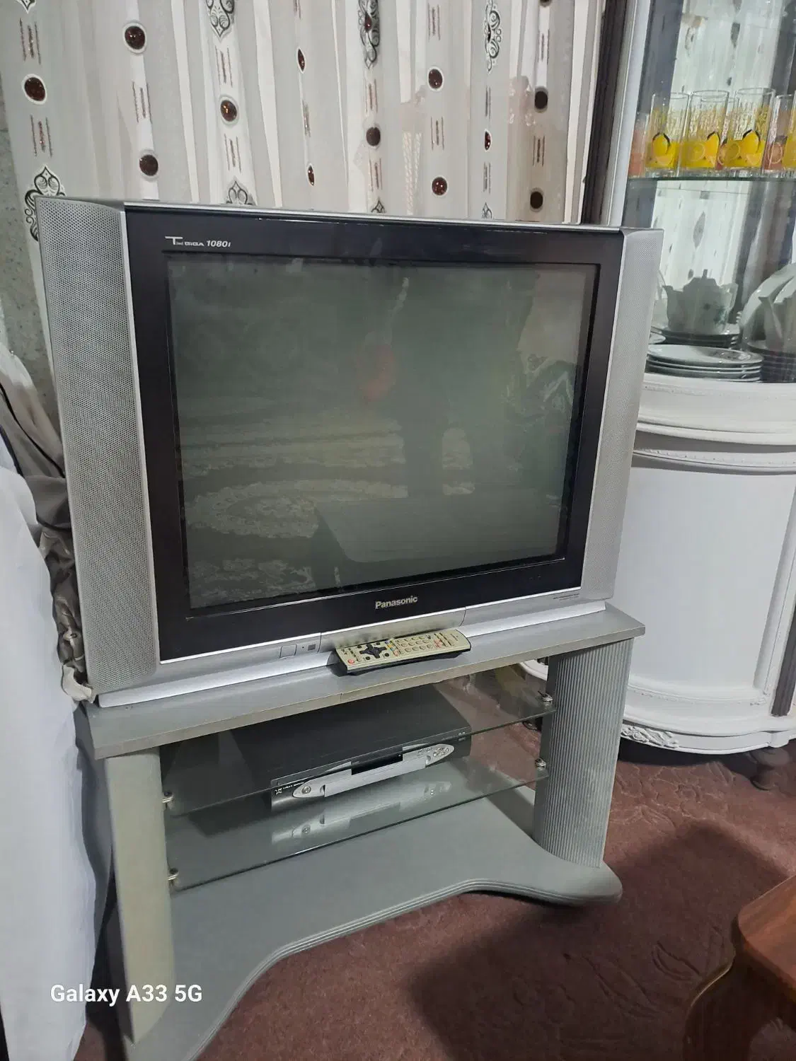 تلویزیون با میز تلویزیون|تلویزیون و پروژکتور|خمام, |دیوار