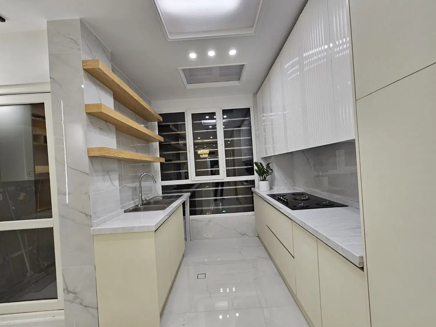 آپارتمان ۹۲ متر ۸سال ساخت|فروش آپارتمان|تهران, درختی|دیوار