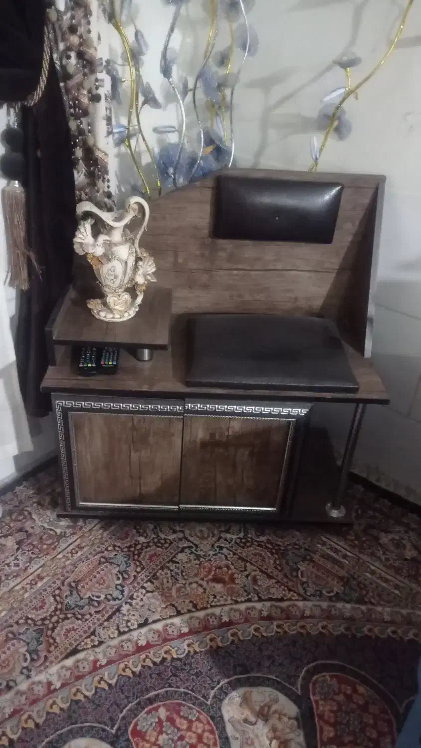 میز تلفن|میز تلفن|فیروزآباد (فارس), |دیوار