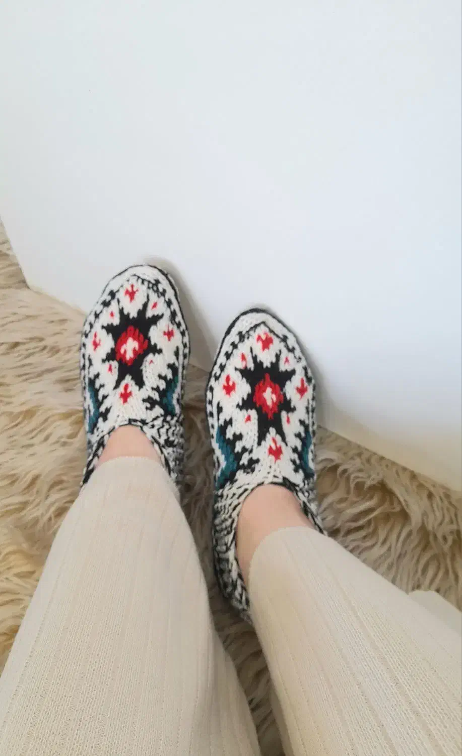 پاپوش رنگی|لباس|رشت, استقامت ۱|دیوار