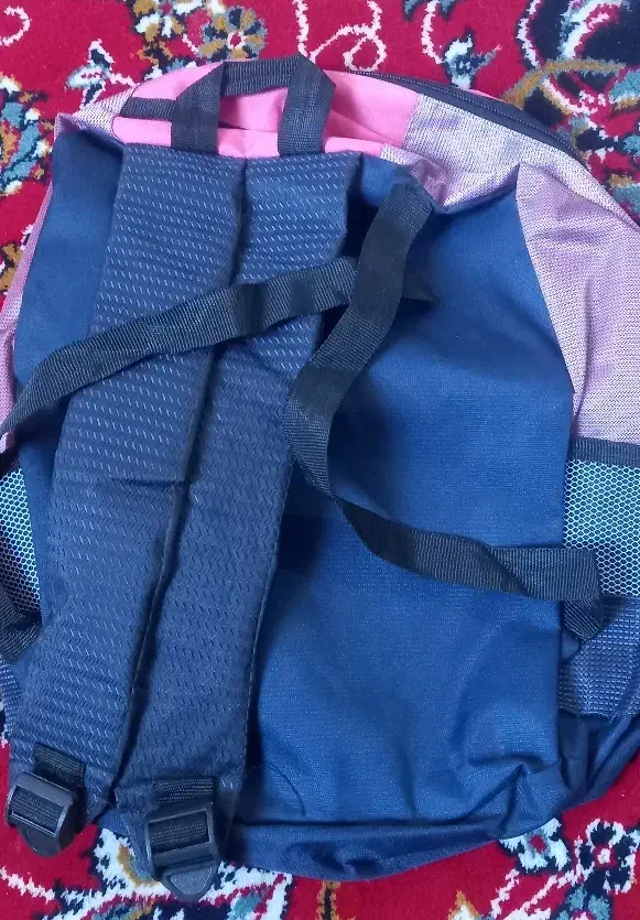 کوله پشتی مدرسه۲۰۰|کیف، کفش، کمربند|زاهدان, |دیوار