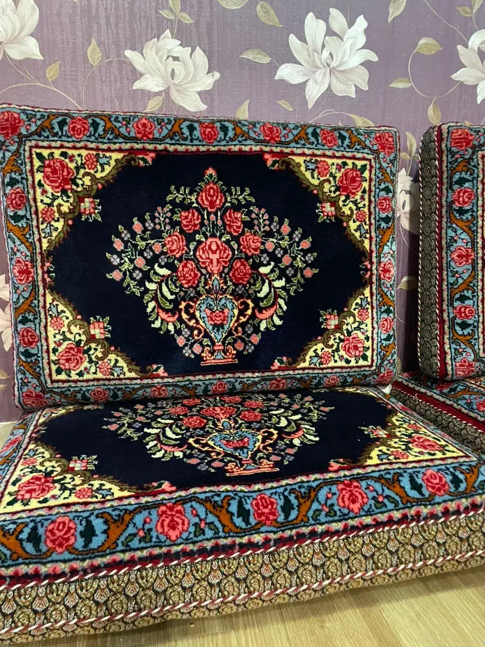 شش عدد پشتی عالی و تمیز|پشتی|سنندج, |دیوار