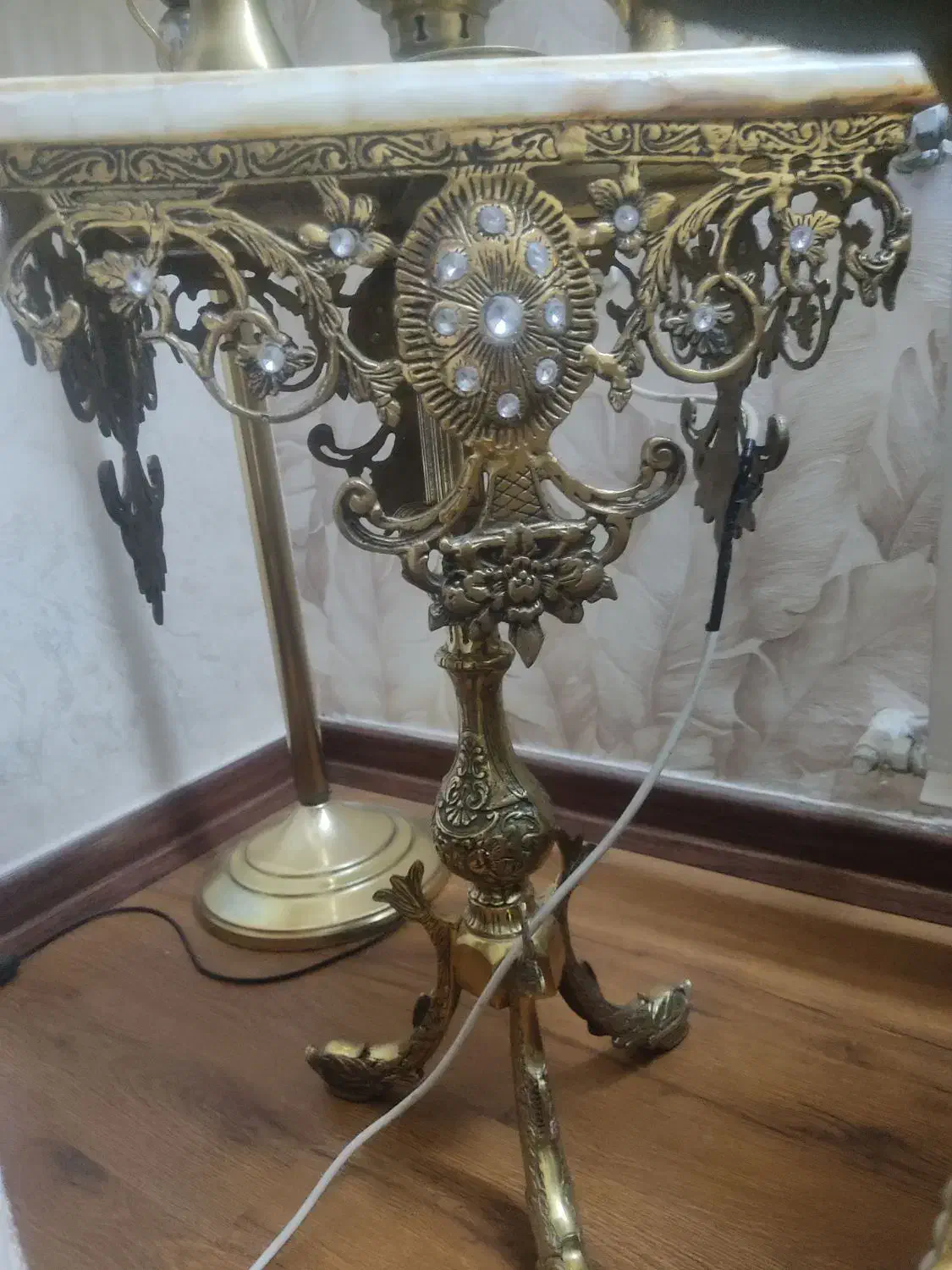 میز برنز اصل|میز تلفن|کرج, شهرک صدف|دیوار