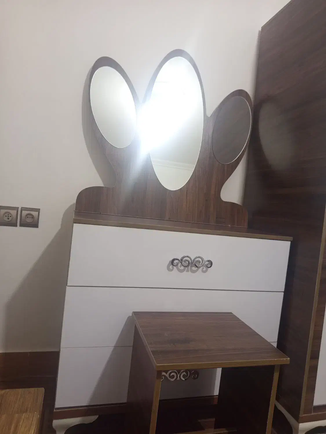 میز آرایشی|جاکفشی، کمد، دراور|نقده, |دیوار