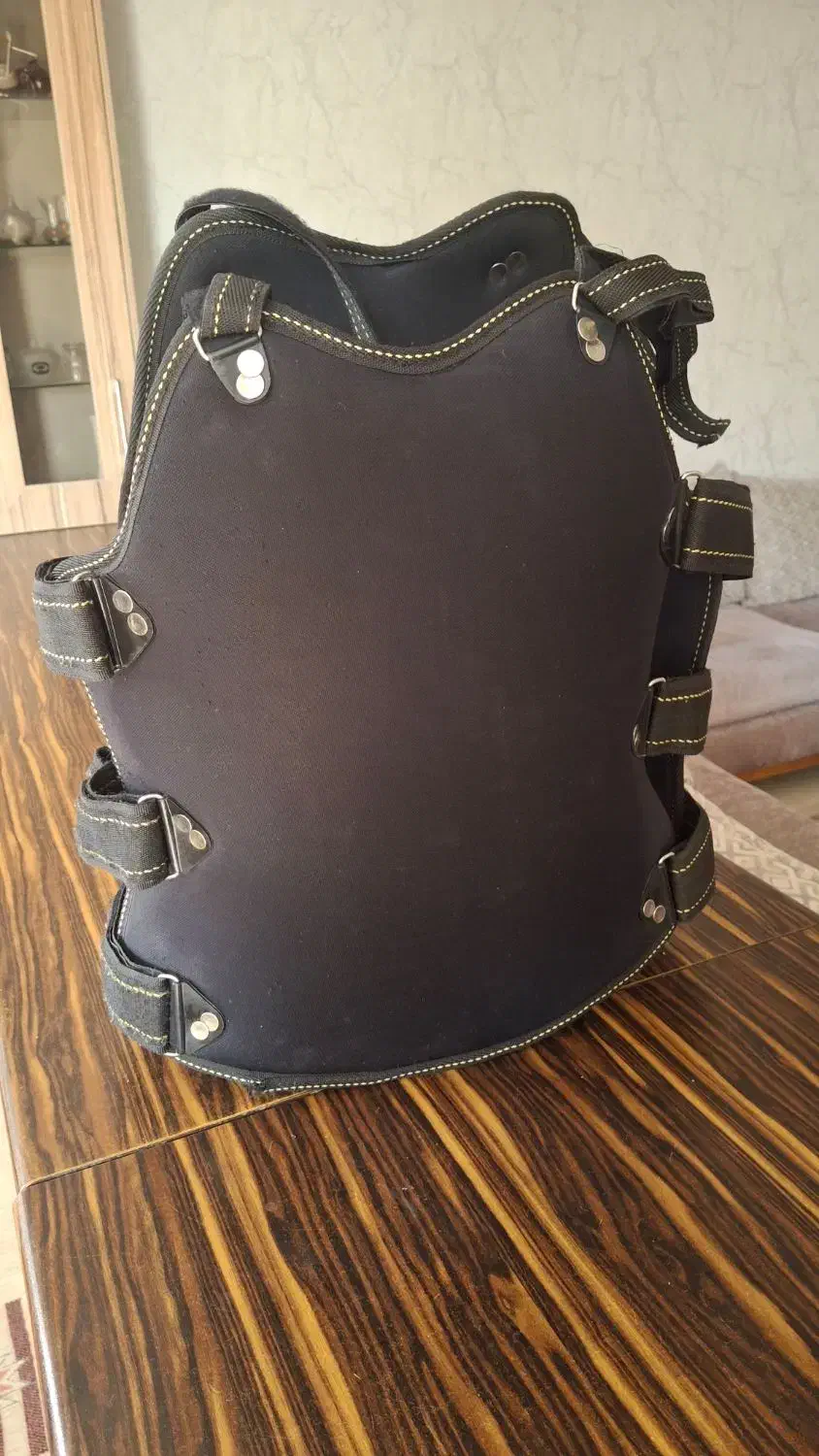 کمر بند بریس|پزشکی|هشتگرد, شهرک بعثت|دیوار