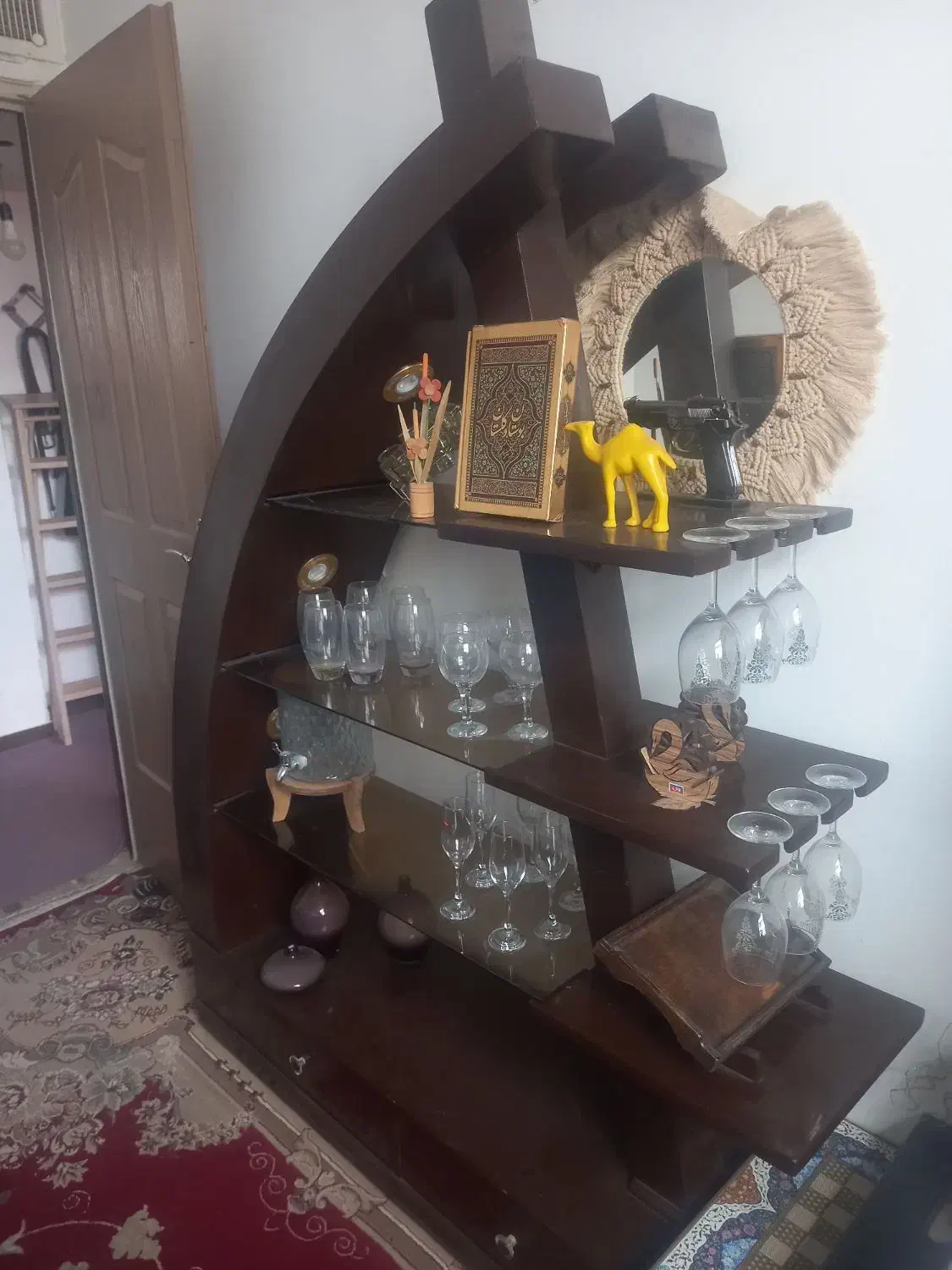 ویترین بادبانی با لامپ هالوژن و شیشه بدون خط و خش|بوفه، ویترین، کنسول|مبارکه, |دیوار