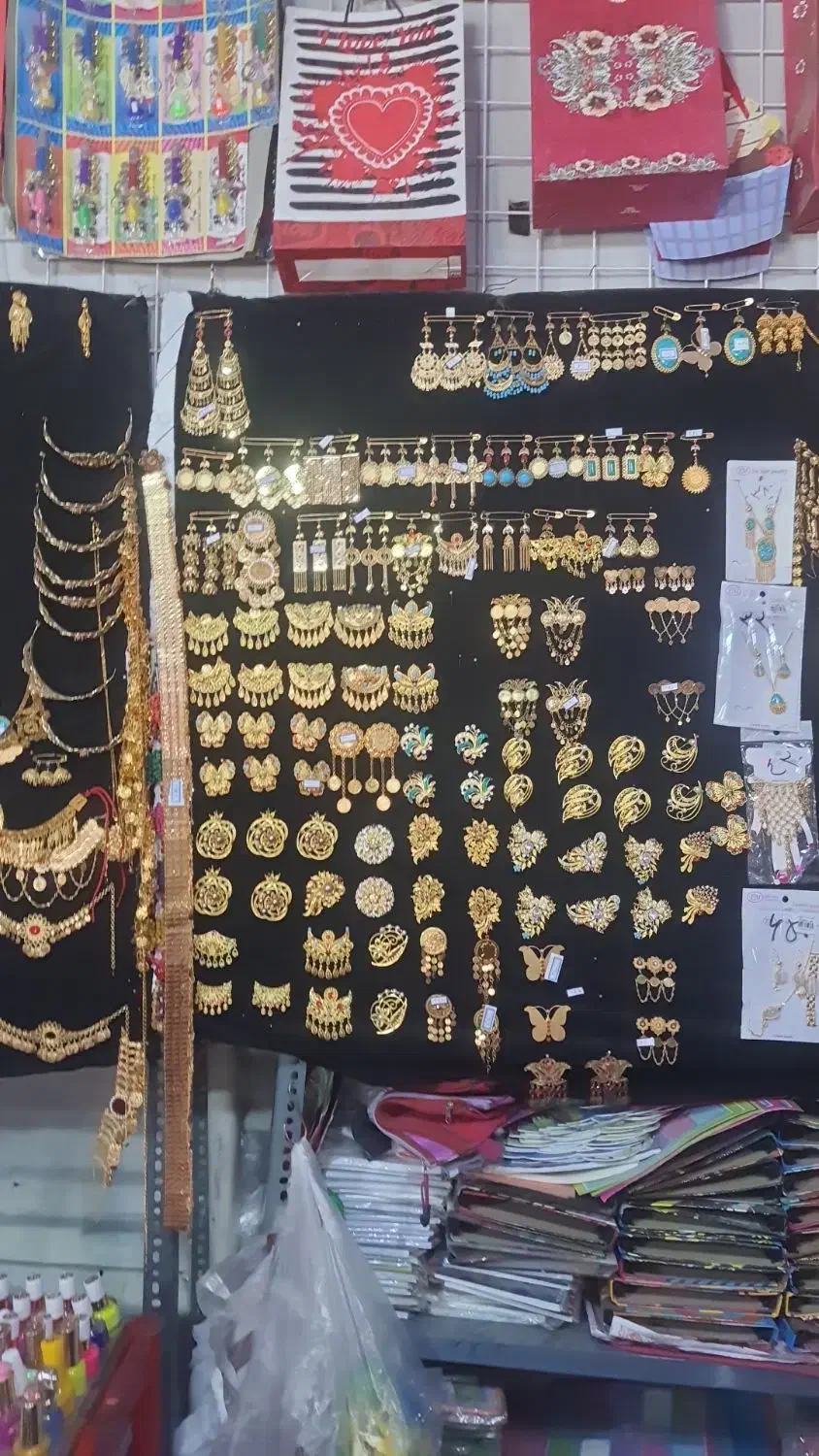 ب یک خانم فروشنده نیازمنم|استخدام بازاریابی و فروش|یاسوج, |دیوار