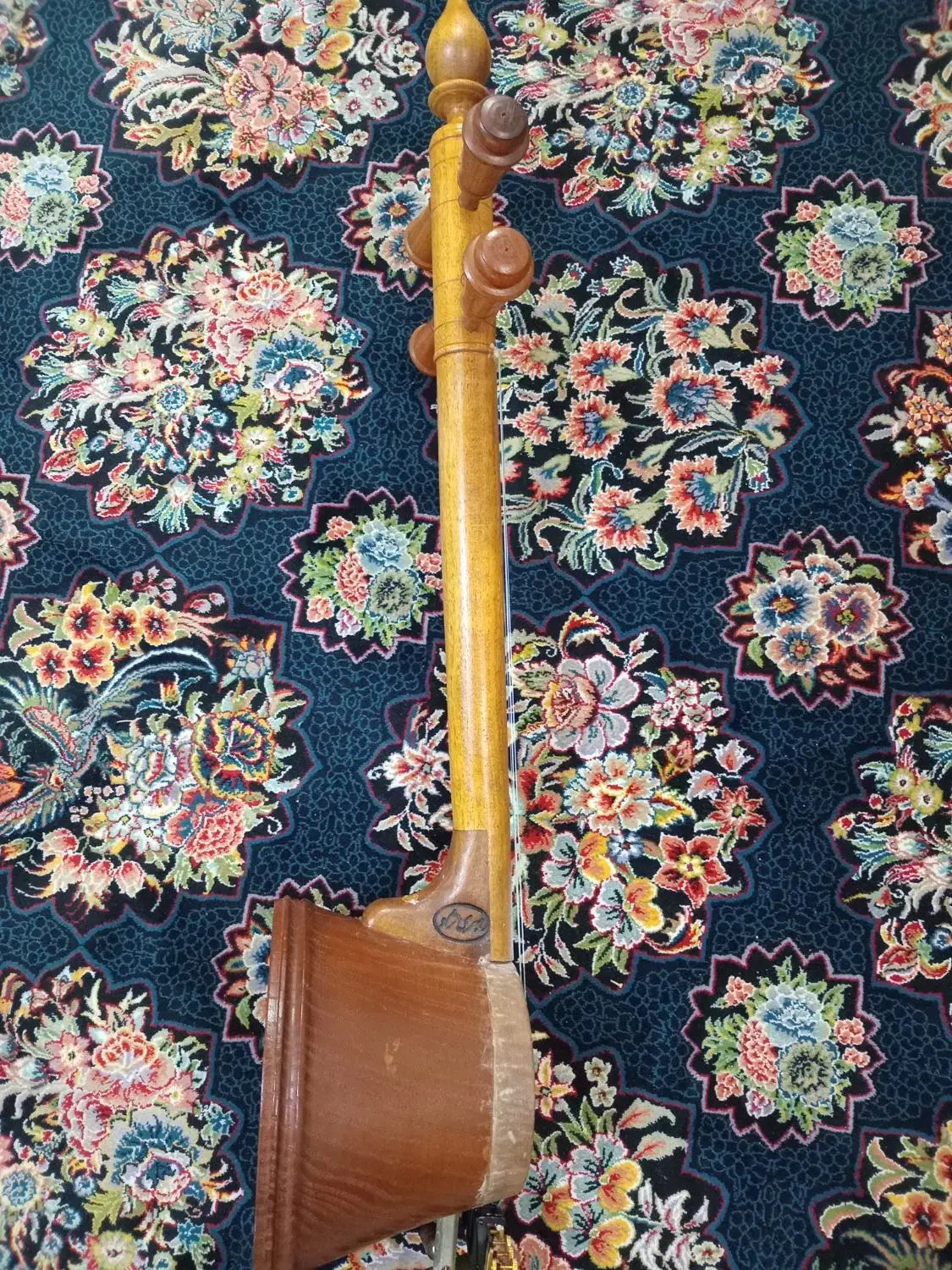 کمانچه لری|سازهای سنتی|دورود, |دیوار