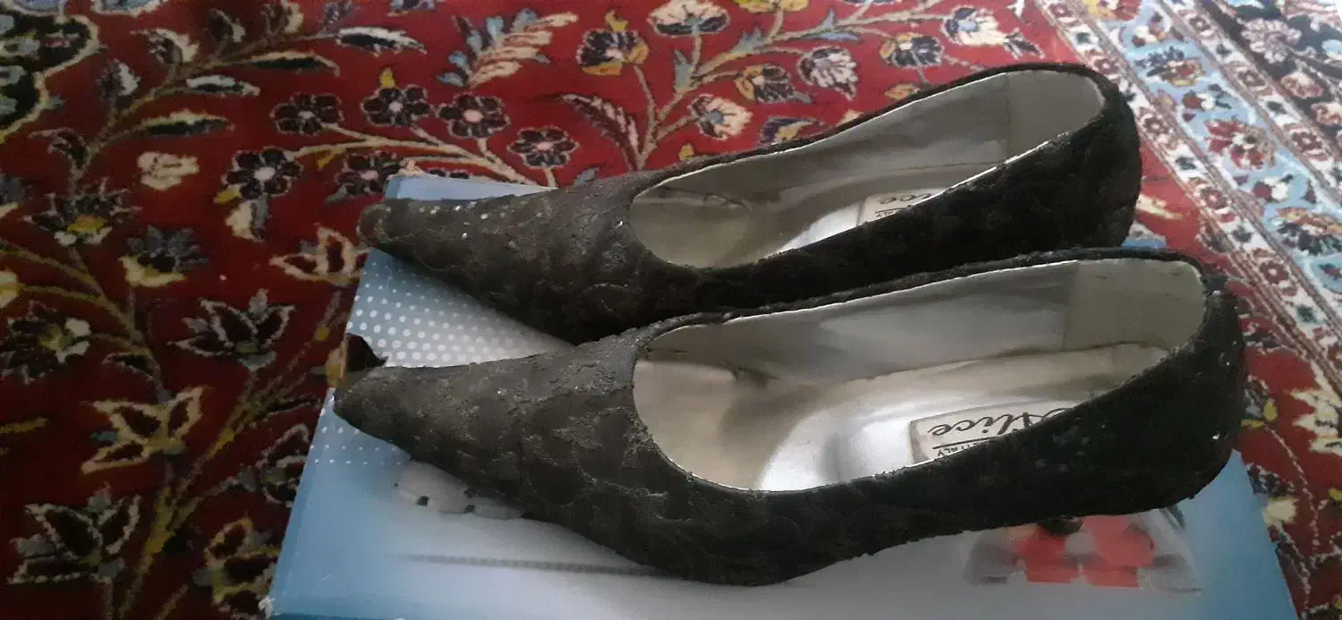 کفش مشکی چرم مصنوعی نگین دار وشیک|کیف، کفش، کمربند|جهرم, |دیوار