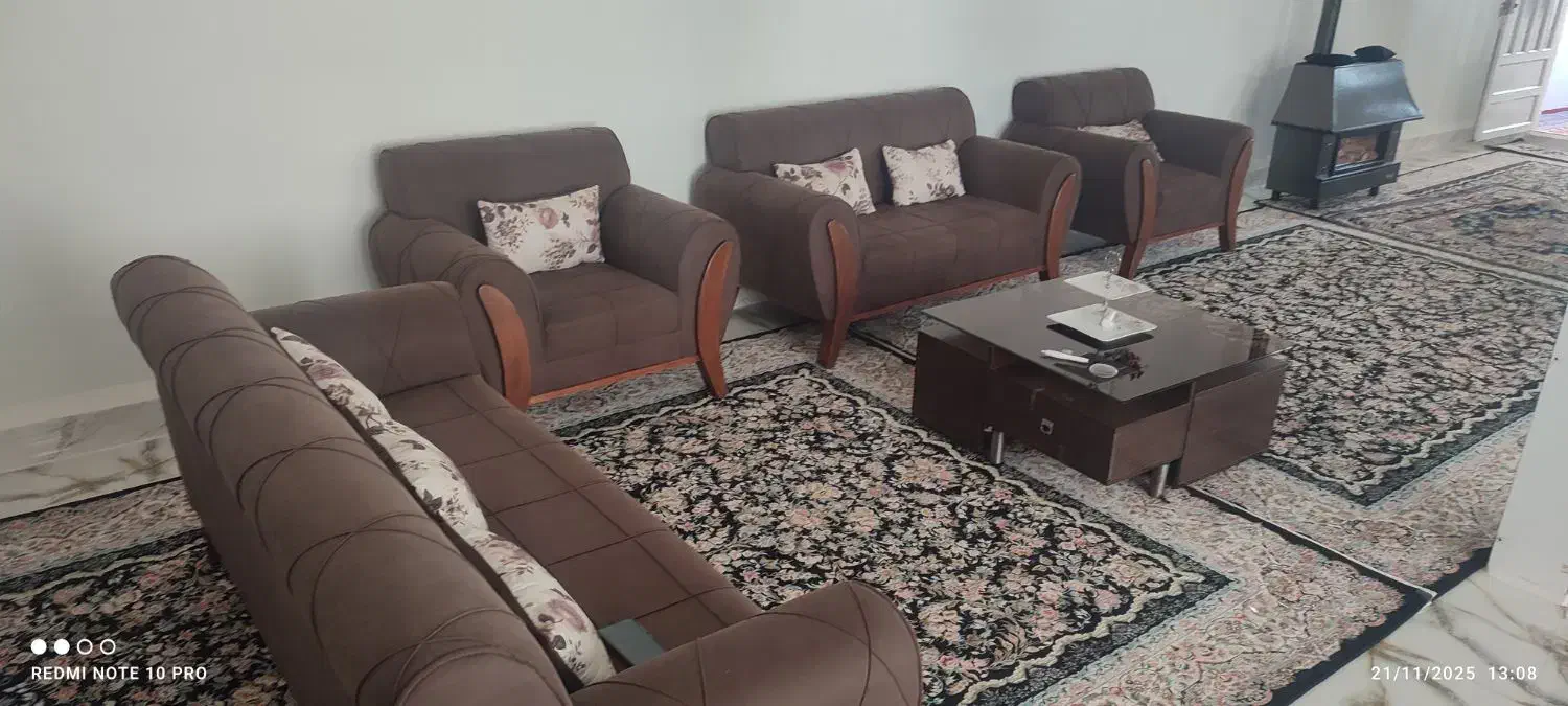 مبل راحتی ۷نفره در حد نو|مبلمان خانگی و میز عسلی|ماهیدشت, |دیوار