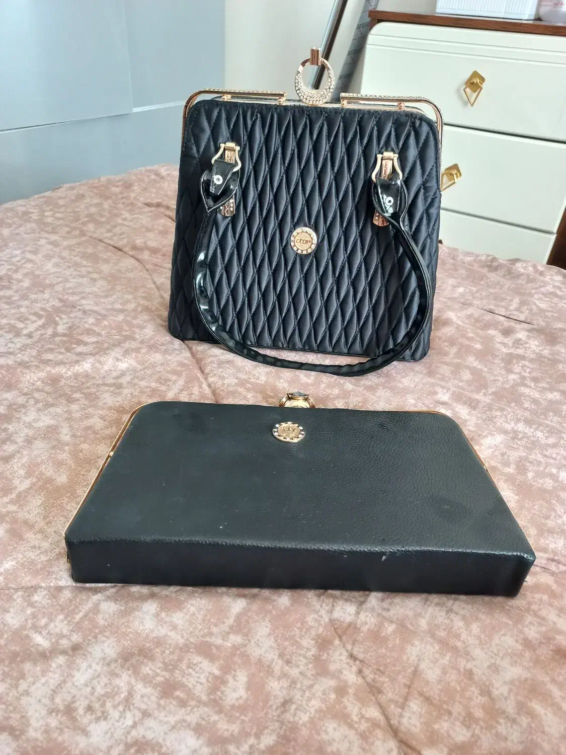 کیف|کیف، کفش، کمربند|هشتگرد, شهرک پامچال|دیوار