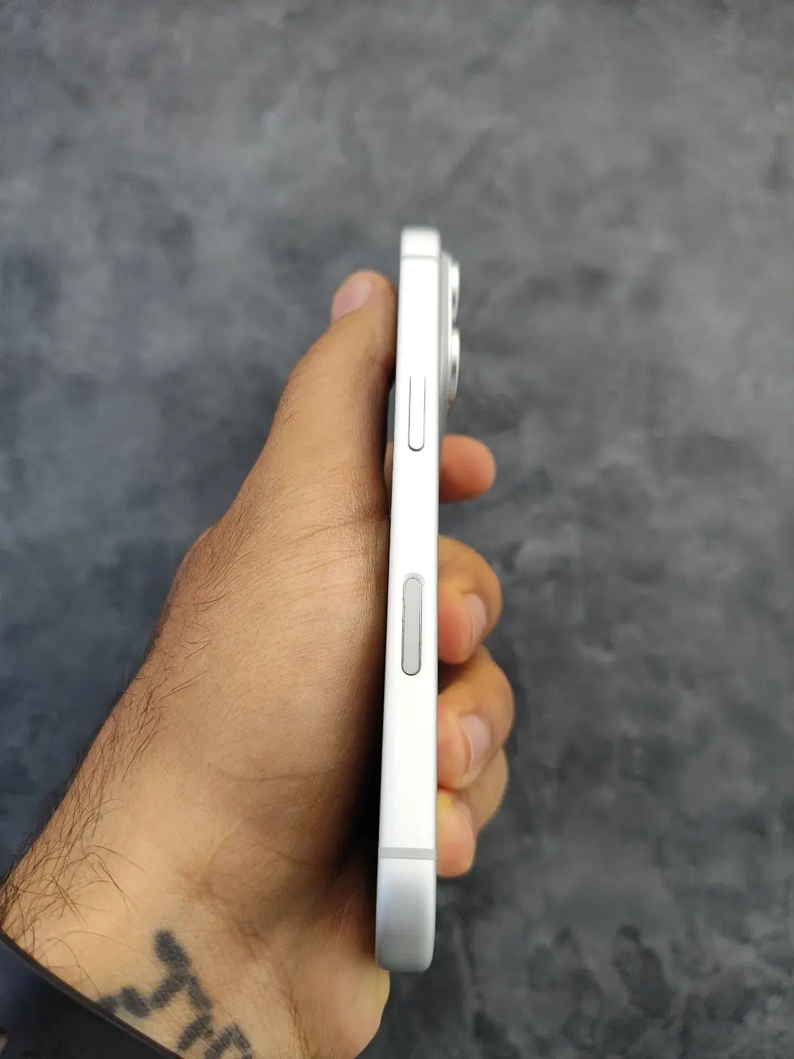 17 pro silver za 256|موبایل|اصفهان, باغ نگاره|دیوار