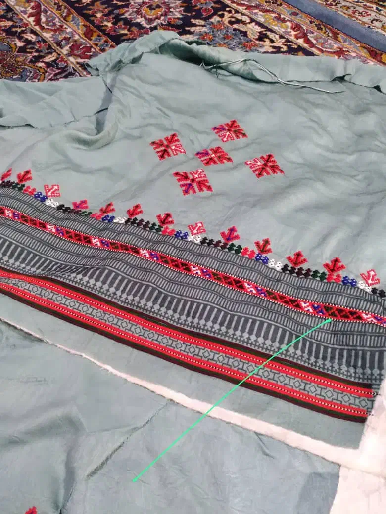 دخت سبزو|لباس|کنارک, |دیوار