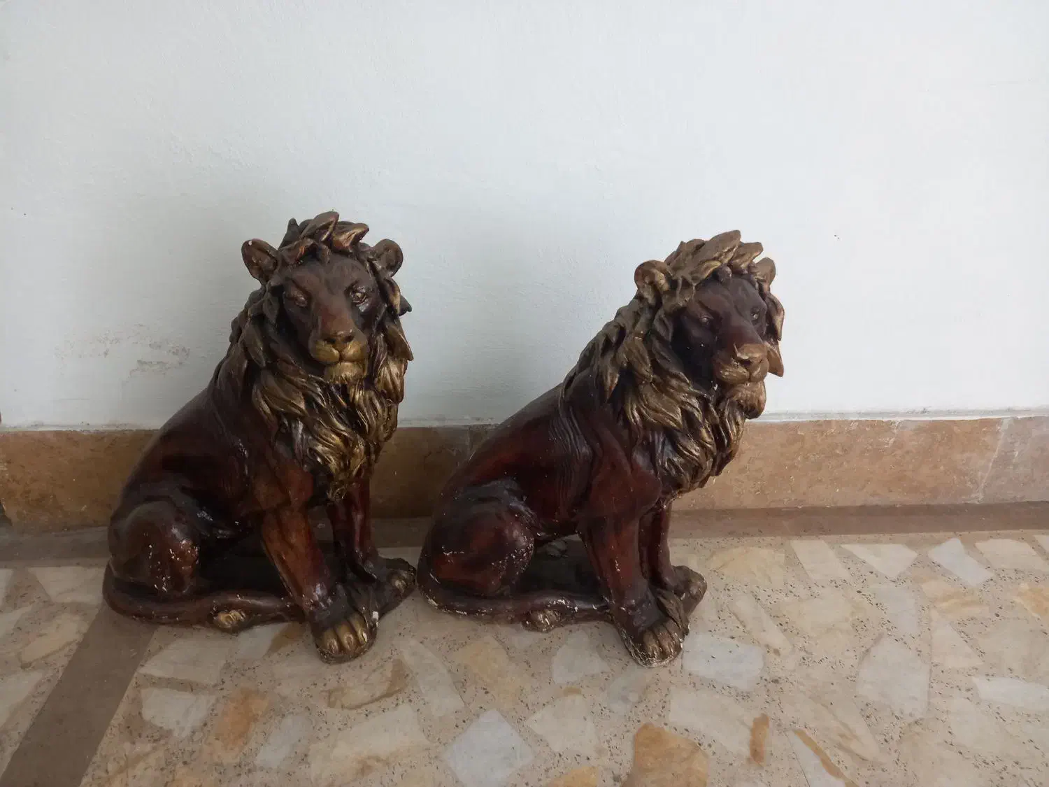 مجسمه|مجسمه، تندیس، ماکت|رشت, سعدی (تختی)|دیوار