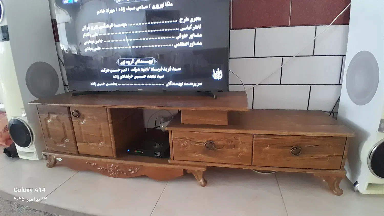 تلویزیون ۴۸اینچ سامسونگ سالم میز تلویزیون در حد نو|تلویزیون و پروژکتور|ازنا, |دیوار