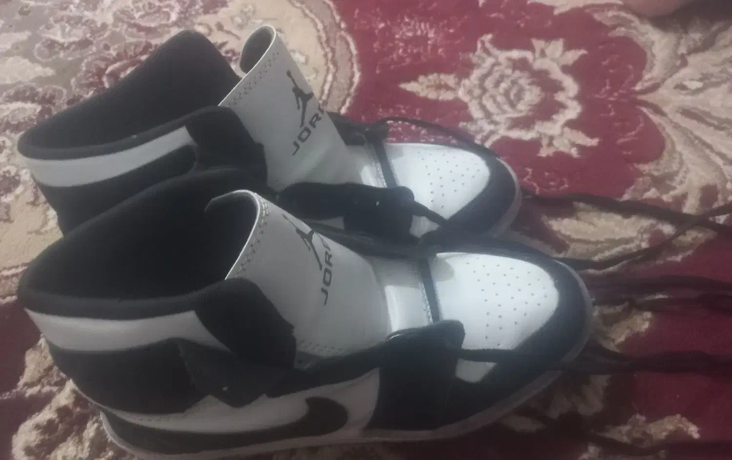 یک جفت کفش کتونی|کیف، کفش، کمربند|بیجار, |دیوار