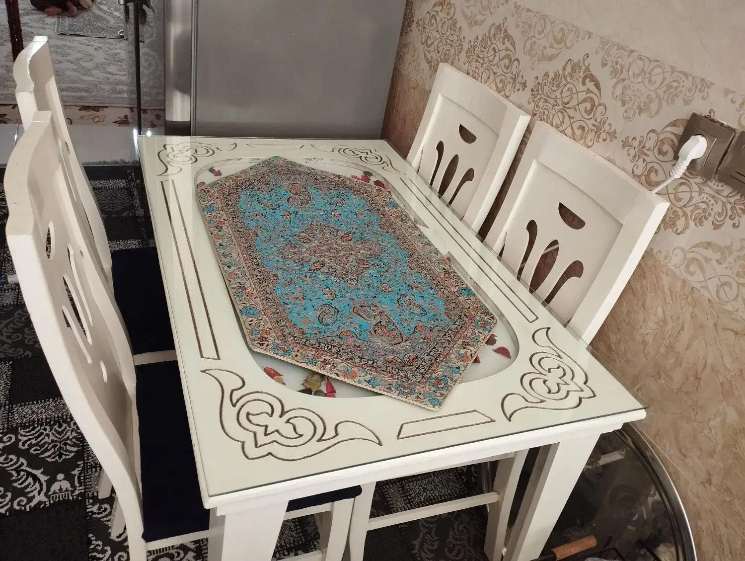 میز غذاخوری|میز و صندلی غذاخوری|تربتحیدریه, ده پائین|دیوار