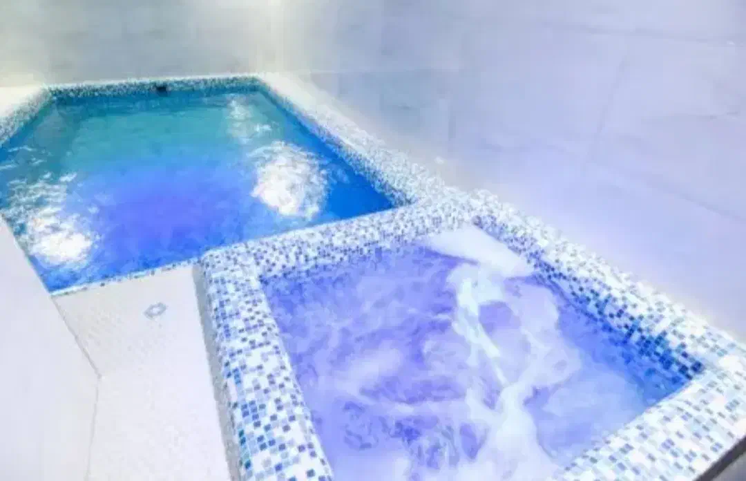 ویلا استخر دار با ویو فوقالعاده و حیاتی بزرگ|اجارهٔ کوتاهمدت ویلا و باغ|سرخرود, |دیوار