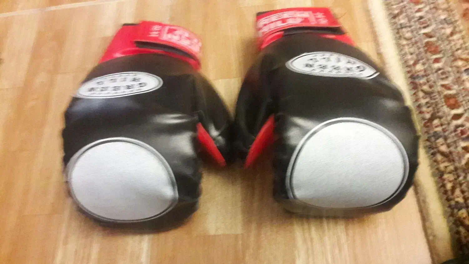 دستکش بوکس|تجهیزات ورزشی|ارومیه, |دیوار