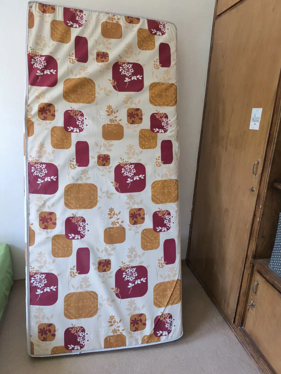 تشک خوشخواب|تشک تختخواب|شیروان (خراسان), |دیوار