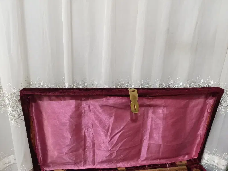 صندوق قدیمی زیبا|صنایع دستی و سایر لوازم تزئینی|قم, چهل درخت|دیوار