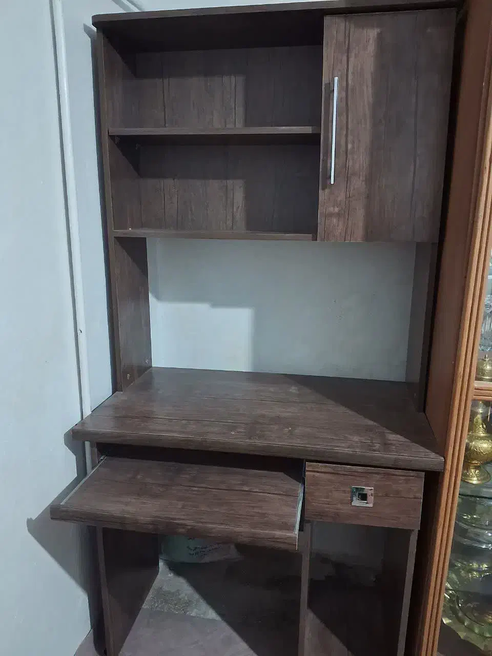 کمد سالم و نو|میز تحریر و کامپیوتر|بروجرد, |دیوار