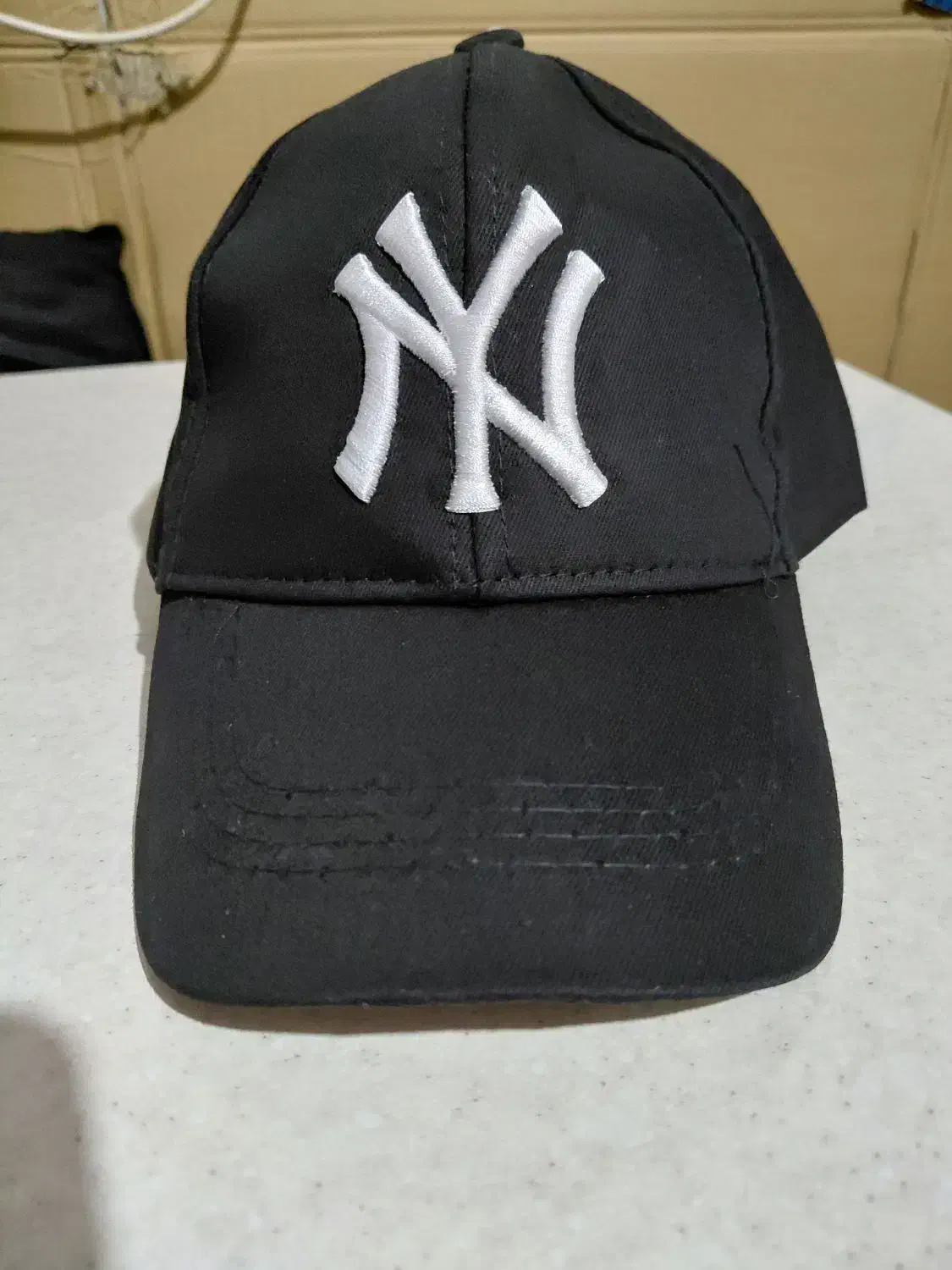 کلاه|کیف، کفش، کمربند|بروجرد, |دیوار