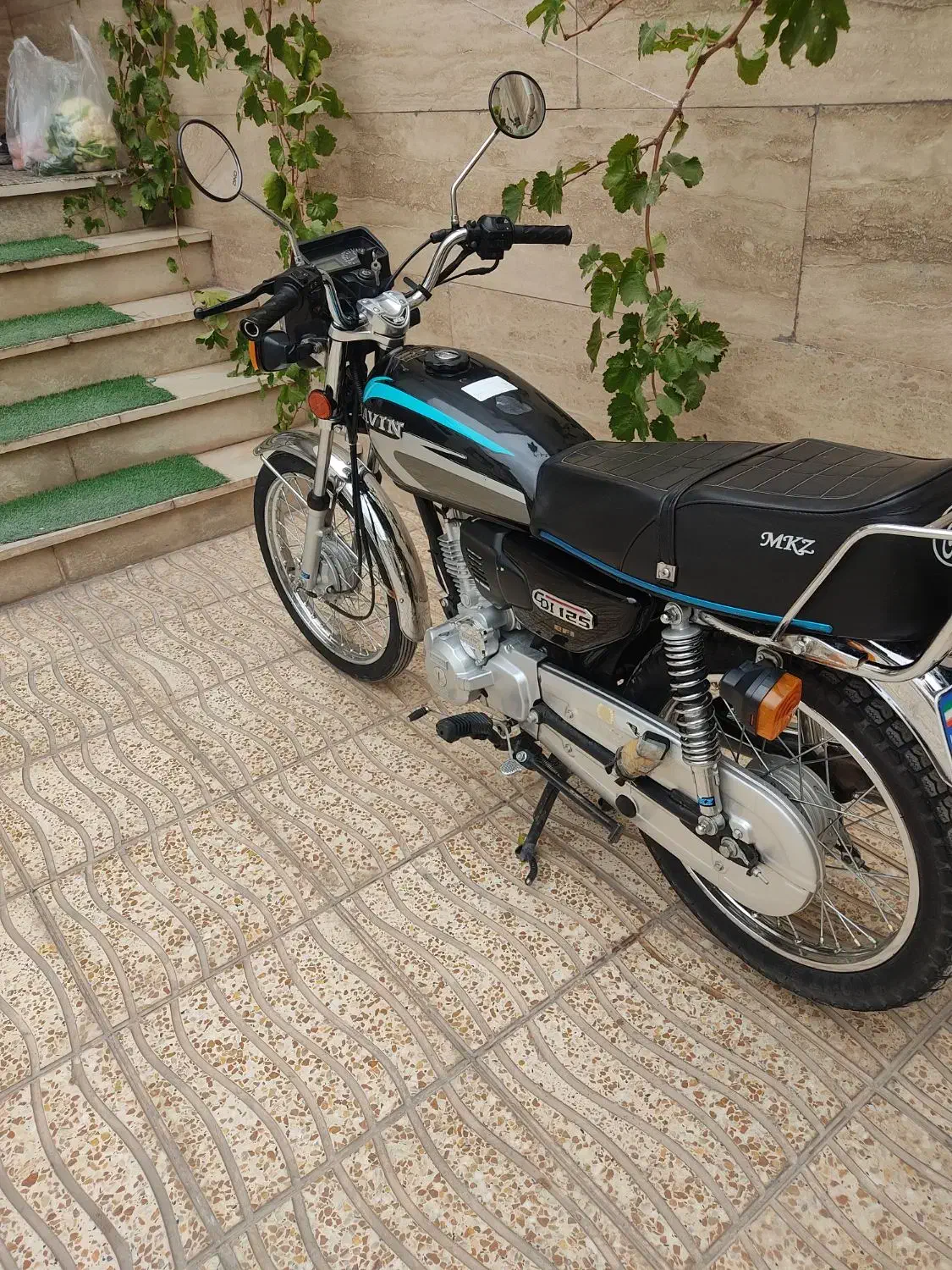 موتر 125ساوین|موتورسیکلت|میانه, |دیوار