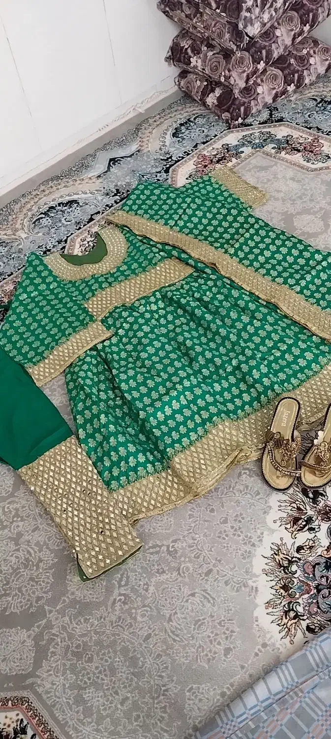 لباس محلی|لباس|قم, شهر قائم|دیوار