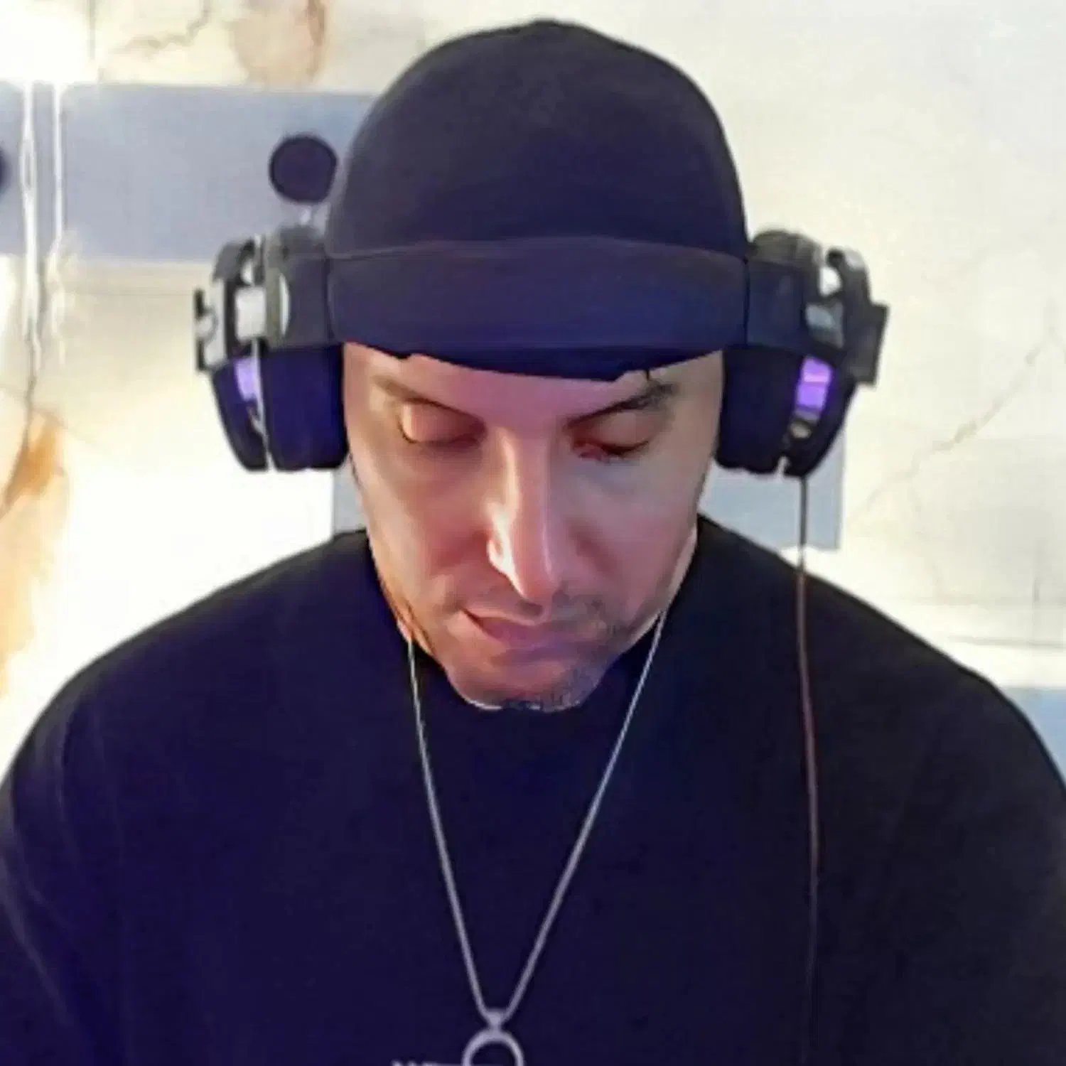 دی جی وایُل ( djviol )|خدمات پذیرایی، مراسم|اندیشه, اندیشه فاز ۴|دیوار